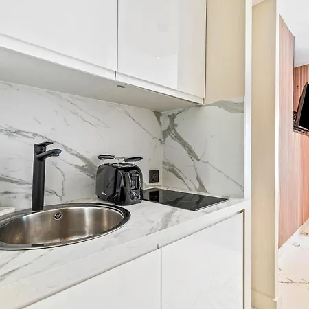 Renting - 7france - Luxe & Confort Bord De Massena